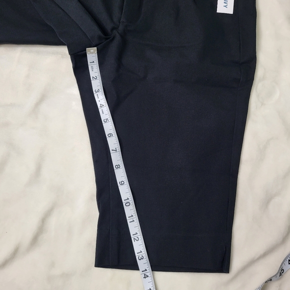 Old Navy Extra High Rise Polished Pixi Capris Pants. Black. Size 12 Petite - Picture 11 of 11